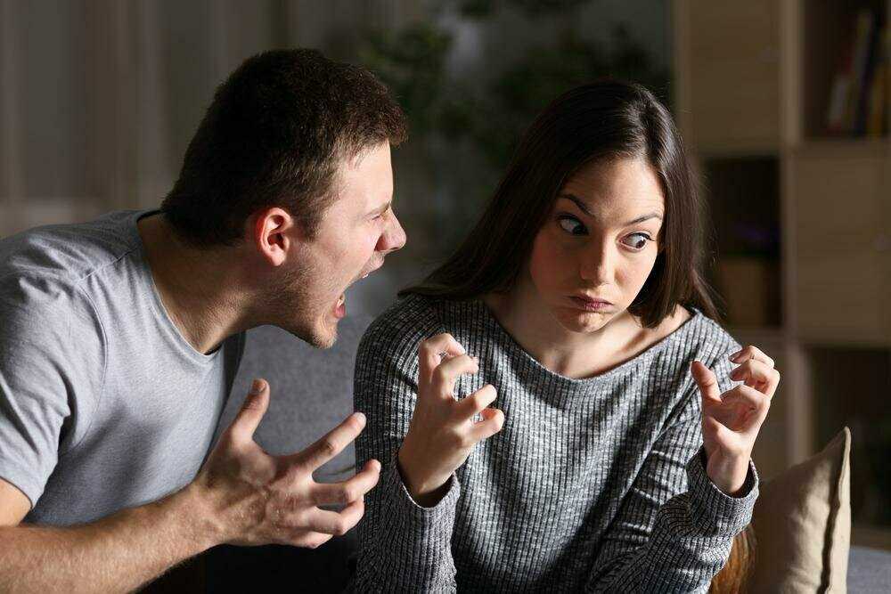 Психология между мужем. Ссора в семье. Конфликт в семье. Ссора пары. Супружеская ссора.