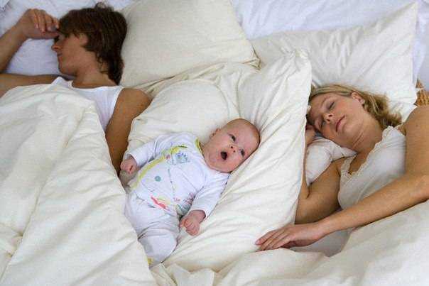 Стоит ли детям спать с родителями, и как отучить ребенка спать вместе с родителями – подробная инструкция
