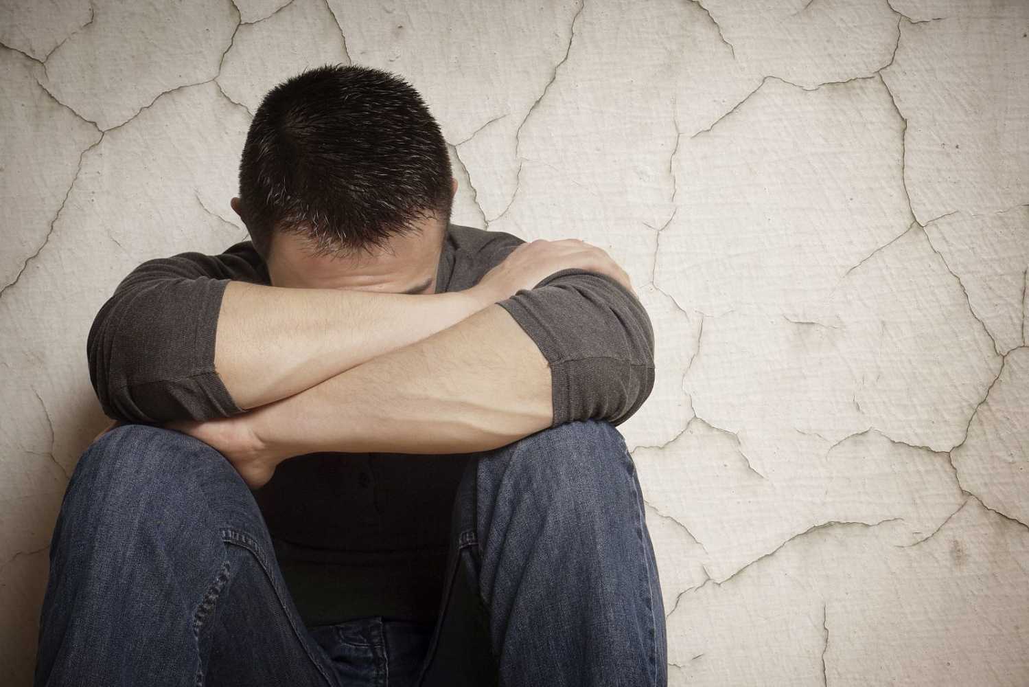 Как женщинам и мужчинам выйти из депрессии после развода?
