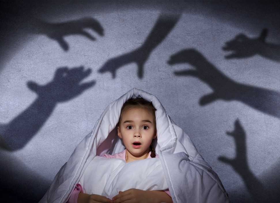 Возрастные страхи у детей. почему ребенок до 3-х лет боится?